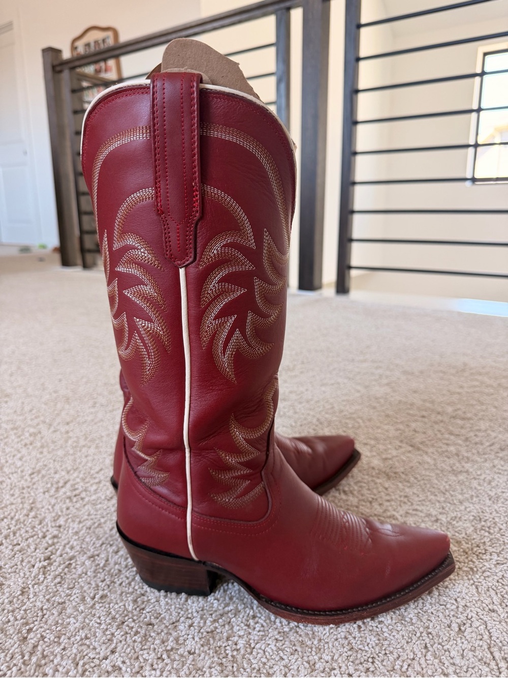 Tecovas The Annie Cowgirl Western Boots in Scarlet Cowhide - Picture 7 of 10